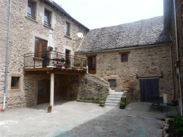 Gite Oustal Belcastel  Eksteriør billede